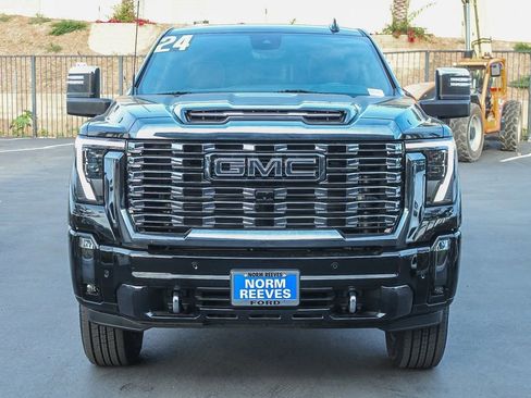 Used 2024 GMC Sierra 2500 Denali Ultimate AWD/4WD image 2
