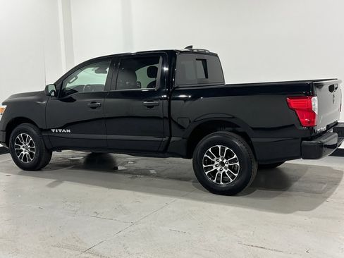 Used 2023 Nissan Titan SV image 34