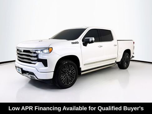 Used 2024 Chevrolet Silverado 1500 High Country w/ Technology Package AWD/4WD image 3