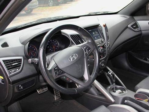Used 2017 Hyundai Veloster Turbo image 15