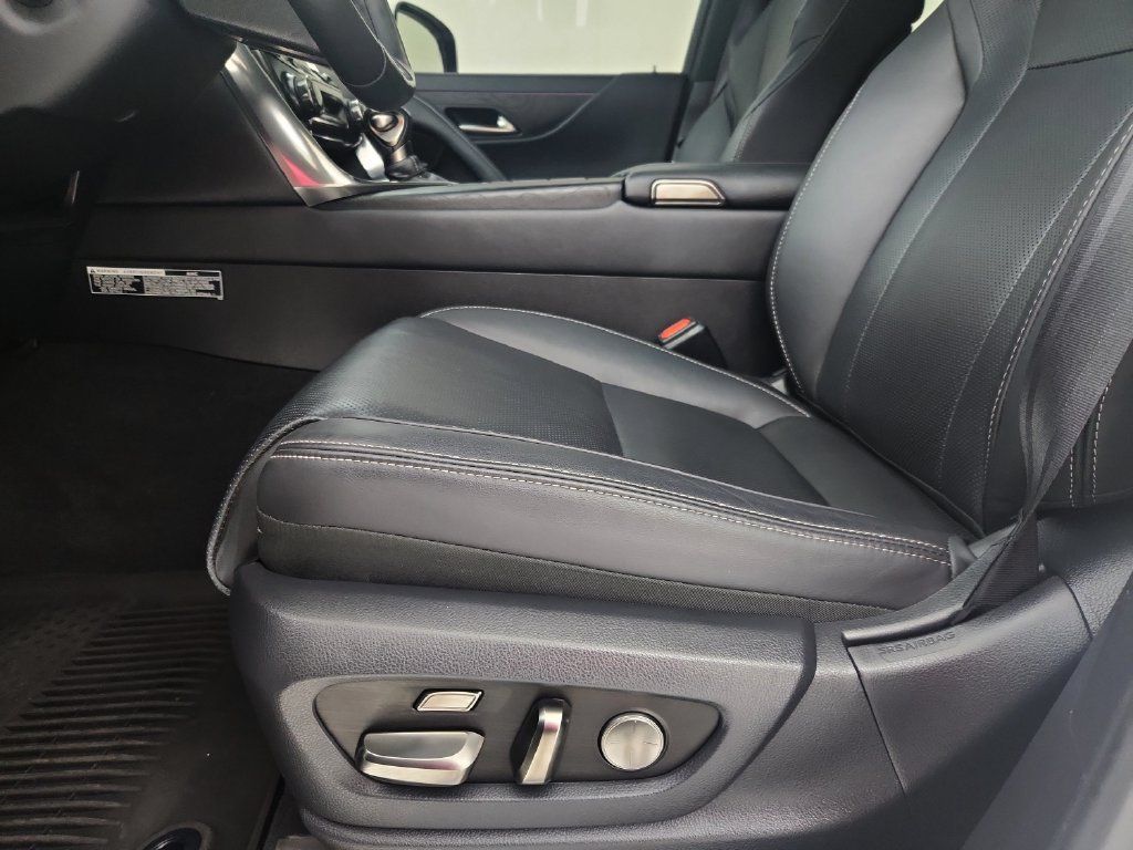 Used 2024 Lexus LX 600 4WD w/ Luxury Package image 22