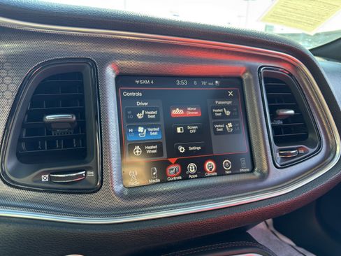 Used 2016 Dodge Challenger R/T Scat Pack w/ Leather Interior Group image 31