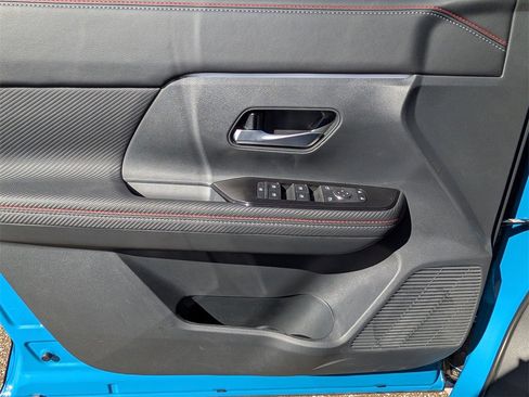 New 2026 Nissan Kicks SR w/ Cold Weather Package image 17