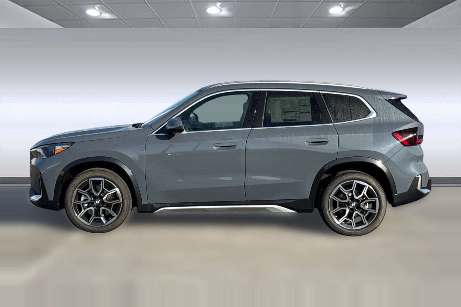 Used 2026 BMW X1 xDrive28i w/ Technology Package AWD/4WD image 2