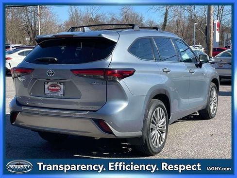 Used 2021 Toyota Highlander Platinum image 6