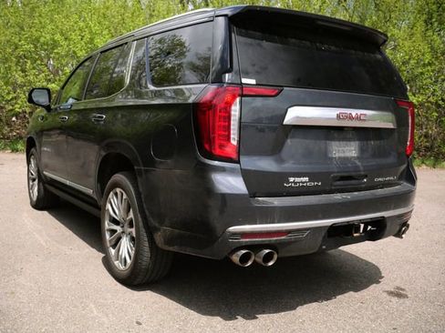 Used 2022 GMC Yukon Denali w/ Denali Premium Package AWD/4WD image 5