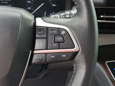 Certified 2023 Toyota Sienna XLE FWD image 26