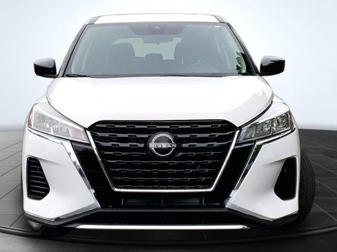 Used 2022 Nissan Kicks S FWD image 3