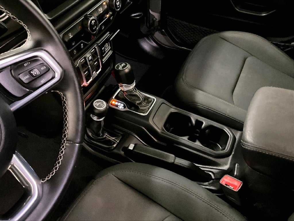Used 2019 Jeep Wrangler Unlimited Sahara AWD/4WD image 18