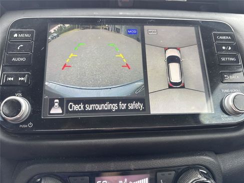 Used 2021 Nissan Kicks SR w/ SR Premium Package FWD image 27