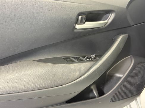 Used 2020 Toyota Corolla LE FWD image 13