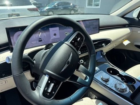 Used 2026 Genesis GV70 2.5T AWD/4WD image 10