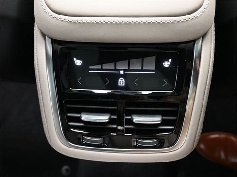 New 2026 Volvo XC90 B6 Ultra image 35