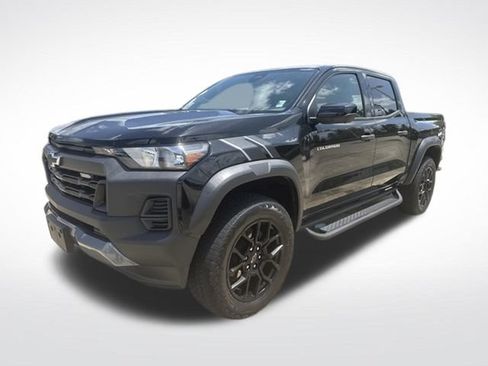 Used 2024 Chevrolet Colorado Trail Boss w/ LPO, Dark Essentials Package AWD/4WD image 4
