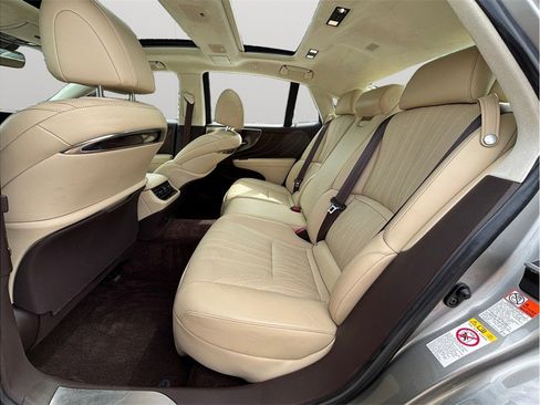 Used 2018 Lexus LS 500 w/ Luxury Package RWD image 40