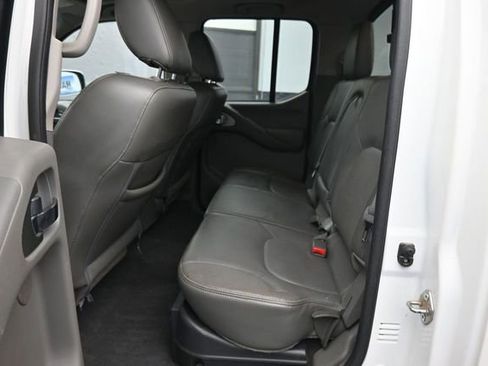 Used 2019 Nissan Frontier SL AWD/4WD image 8