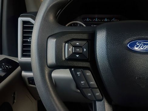 Used 2022 Ford F250 XL w/ Power Equipment Group image 11