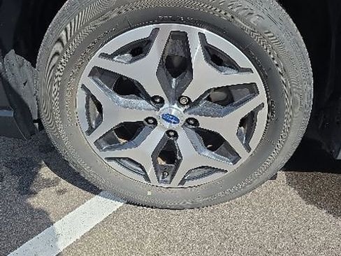 Used 2019 Subaru Forester Premium AWD/4WD image 7