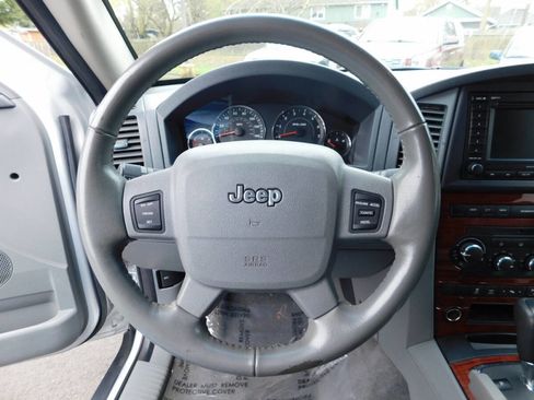 Used 2006 Jeep Grand Cherokee Limited image 9