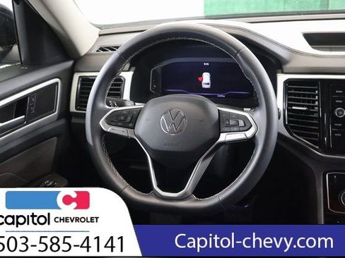 Used 2023 Volkswagen Atlas SE image 15