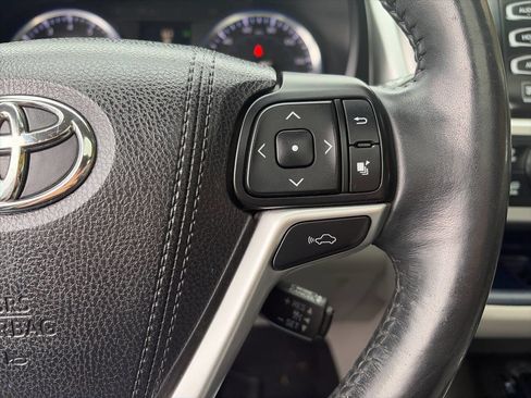 Used 2015 Toyota Highlander Limited Platinum image 33