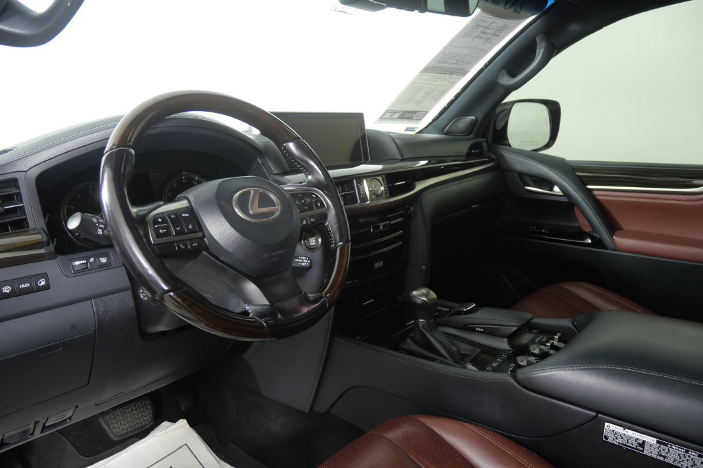 Used 2021 Lexus LX 570 4WD w/ Sport Package image 13
