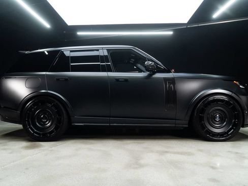 Used 2025 Land Rover Range Rover SE AWD/4WD image 14