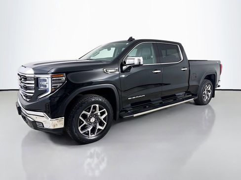 Used 2023 GMC Sierra 1500 SLT w/ SLT Premium Plus Package image 3