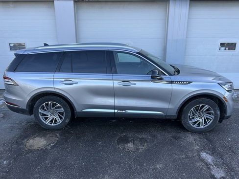 Used 2024 Lincoln Aviator Premiere w/ Elements Package image 6