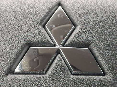 New 2026 Mitsubishi Outlander SE AWD/4WD image 11