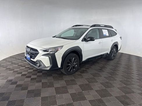Used 2025 Subaru Outback Onyx Edition AWD/4WD image 4