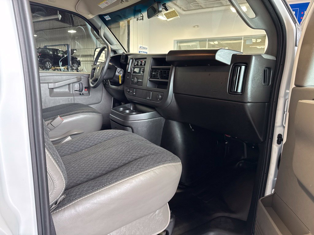 Used 2025 Chevrolet Express 2500 w/ Driver Convenience Package RWD image 15