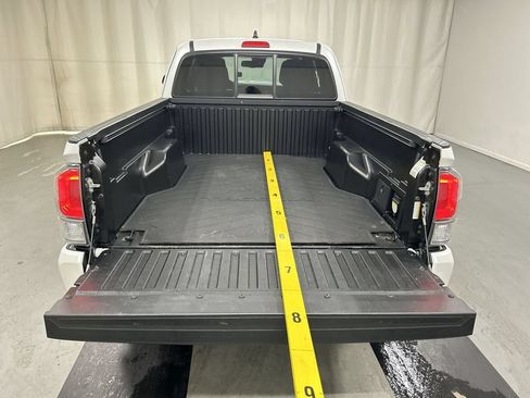 Used 2022 Toyota Tacoma TRD Sport AWD/4WD image 21
