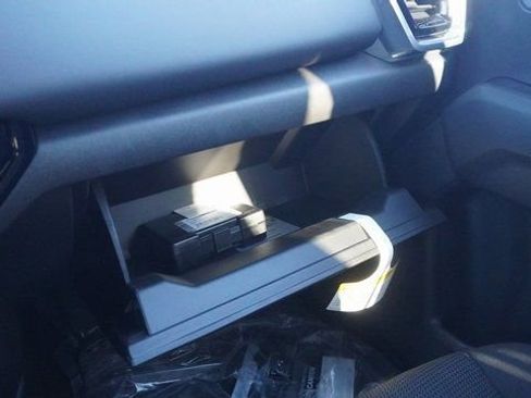 New 2025 GMC Canyon Elevation w/ Convenience Package image 32