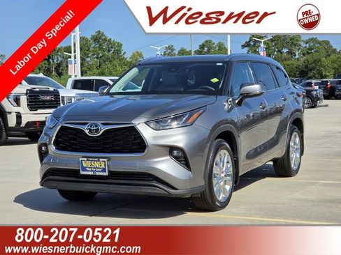 Used 2026 Toyota Highlander Limited AWD/4WD image 1