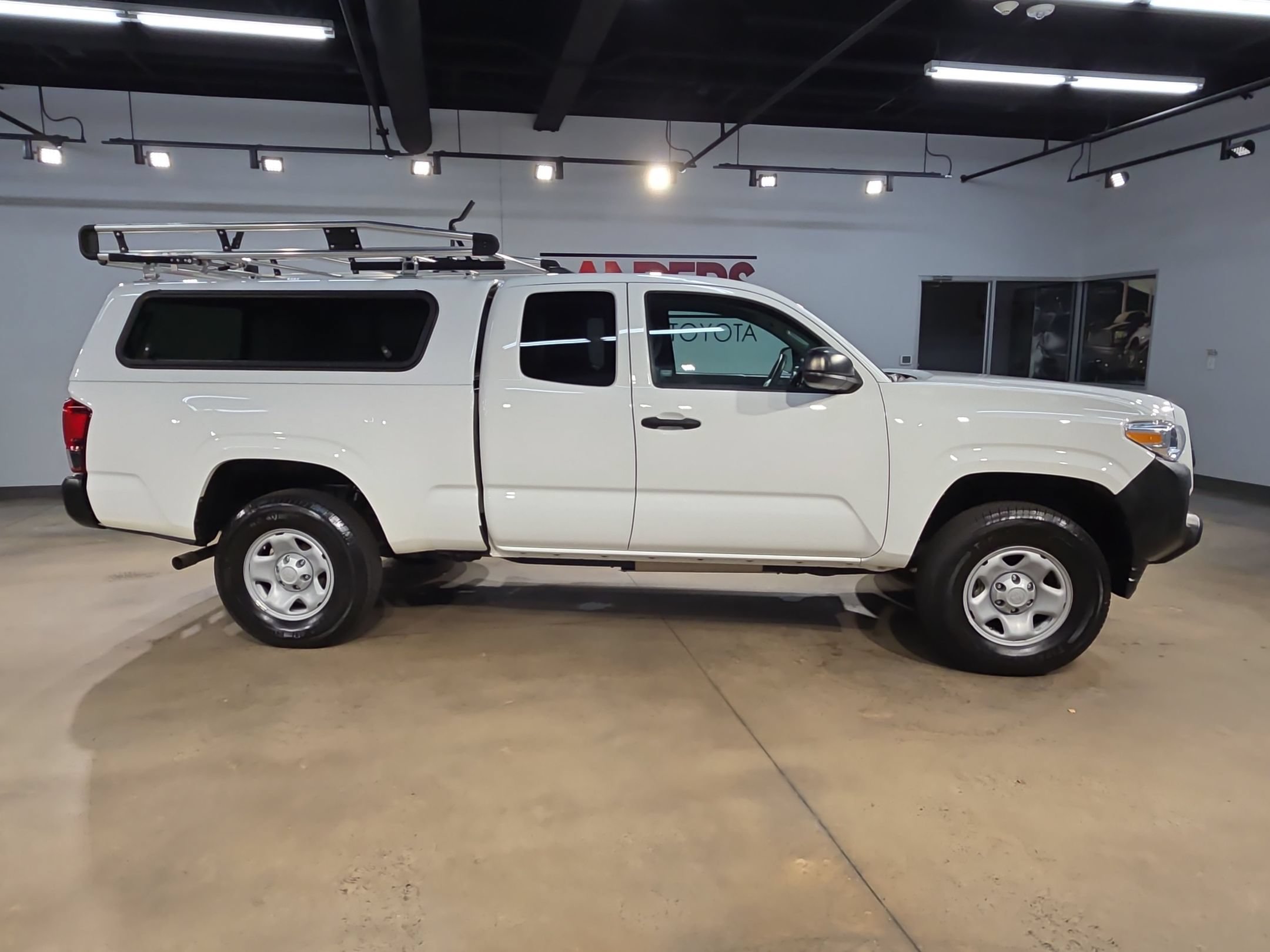 Used 2023 Toyota Tacoma SR RWD image 8