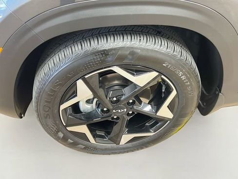 Certified 2025 Kia Seltos S image 29