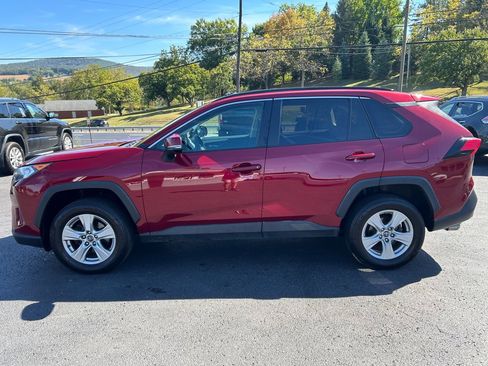 Used 2019 Toyota RAV4 XLE image 8
