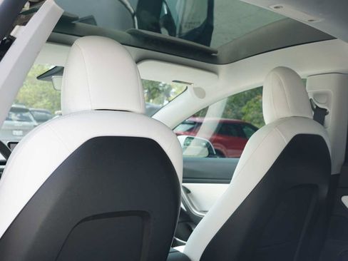 Used 2021 Tesla Model 3 Standard Range Plus RWD image 19