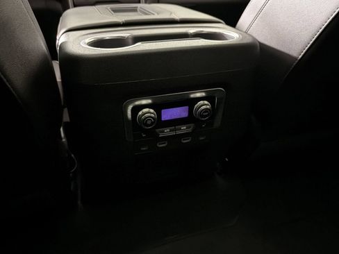 Used 2024 GMC Yukon AT4 w/ AT4 Premium Package AWD/4WD image 32