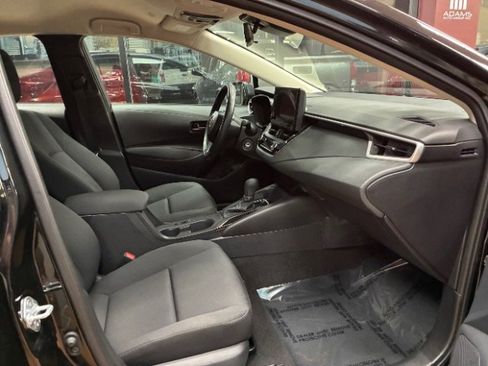 Used 2025 Toyota Corolla LE image 28