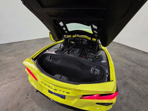 Used 2021 Chevrolet Corvette Stingray Premium Cpe w/ Z51 Performance Package RWD image 11