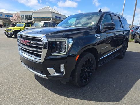Used 2022 GMC Yukon SLT w/ SLT Luxury Package AWD/4WD image 8