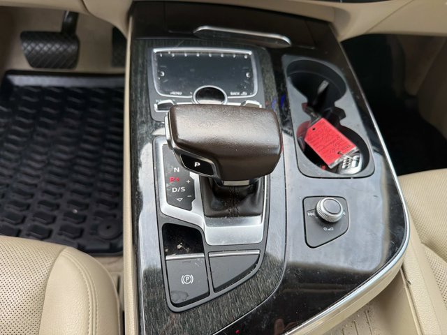 Used 2019 Audi Q7 3.0T Premium Plus w/ Premium Plus Package AWD/4WD image 32