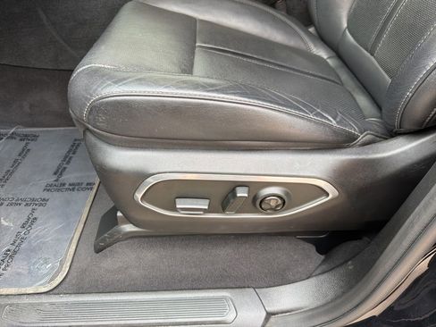 Used 2024 Jeep Wagoneer Series II w/ Flexible Seating Group image 15