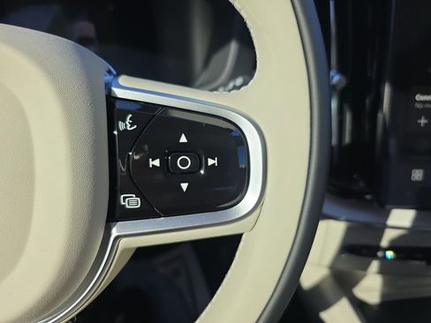 New 2026 Volvo XC60 B5 Ultra w/ Protection Package Premier image 26