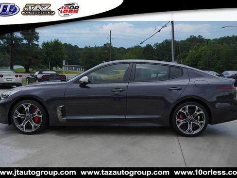 Used 2020 Kia Stinger GT1 RWD image 5