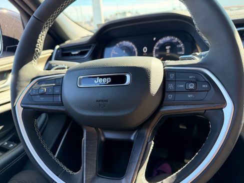 New 2026 Jeep Grand Cherokee Limited w/ Limited Altitude Package AWD/4WD image 12