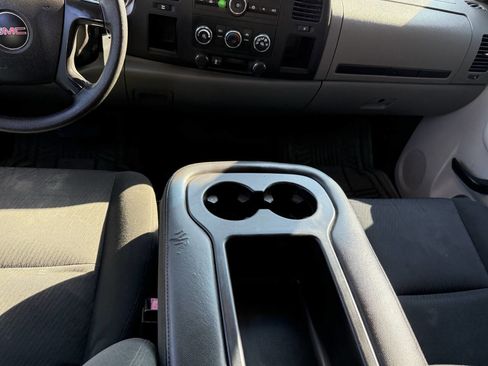 Used 2014 GMC Sierra 2500 W/T image 16