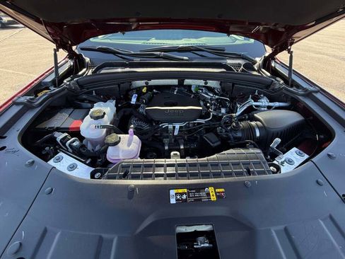 New 2026 Jeep Grand Cherokee Altitude image 18